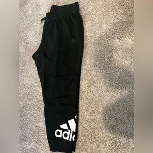 Adidas Sweat Pants! Good condition. Like New. Size XL in Black